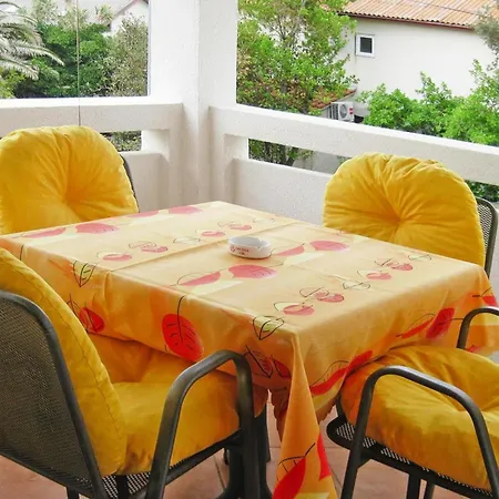 Apartment On Island Near Pebble Beaches